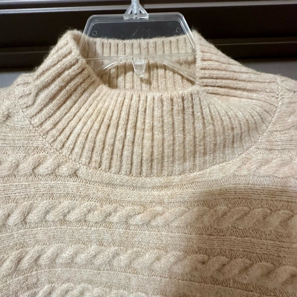 beachlunchlounge Cream Tan Cable Knit Poncho Sweater Large - Picture 3 of 4
